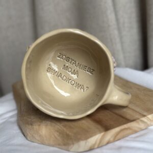 Kubek ,,ZOSTANIESZ MOJĄ ŚWIADKOWĄ?'' 300ml - obrazek 3