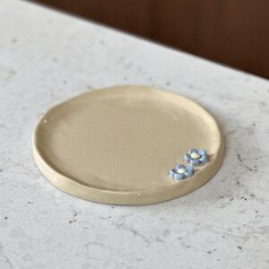 Talerzyk ceramiczny deserowy w kwiatki - obrazek 2