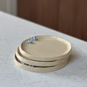 Talerzyk ceramiczny deserowy w kwiatki - obrazek 4