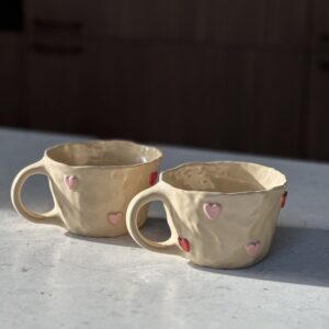 Zestaw ślubnych kubków ceramicznych - obrazek 2